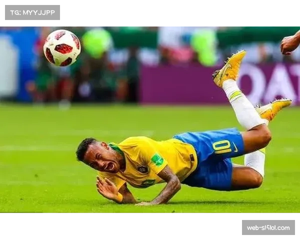 意甲联盟讨论新规，或对故意卧草拖延比赛行为出示黄牌